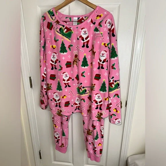 Holiday Pajamas Women’s XL - Picture 1 of 7